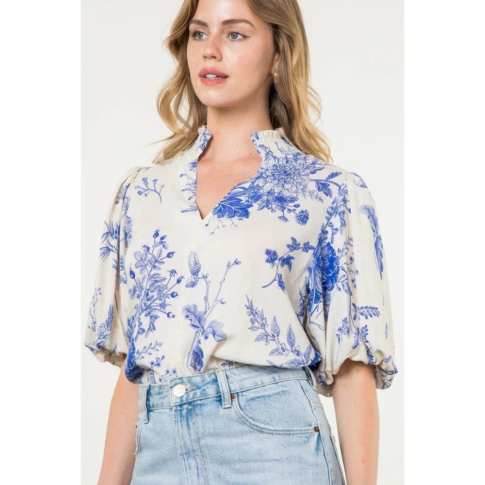 THML Eliana toile floral top blouse Size S cream blue puff sleeves